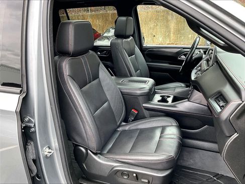 Used 2023 Chevrolet Suburban RST w/ Luxury Package image 11