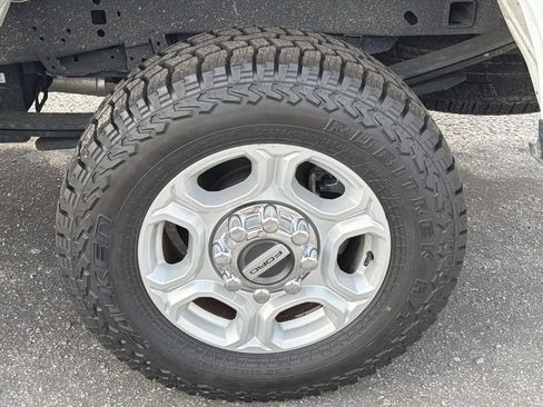 Used 2025 Ford F250 XLT AWD/4WD image 9