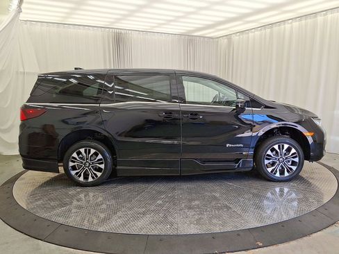 Used 2025 Honda Odyssey Elite image 26