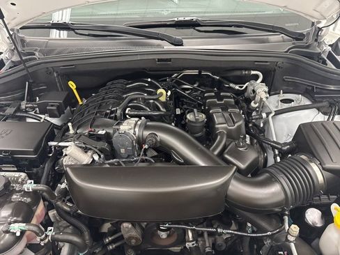 Used 2023 Dodge Durango SXT Launch Edition image 36