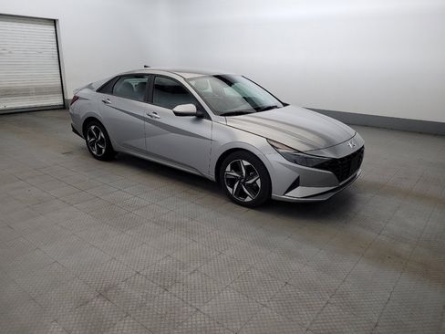 Used 2023 Hyundai Elantra SEL w/ Convenience Package FWD image 11