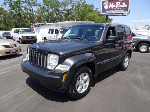 Used 2011 Jeep Liberty Sport image 15