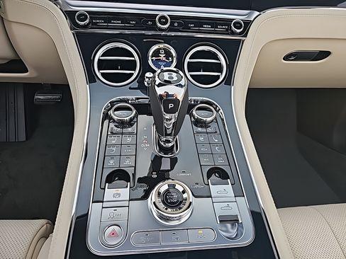 New 2024 Bentley Continental GT V8 AWD/4WD image 38