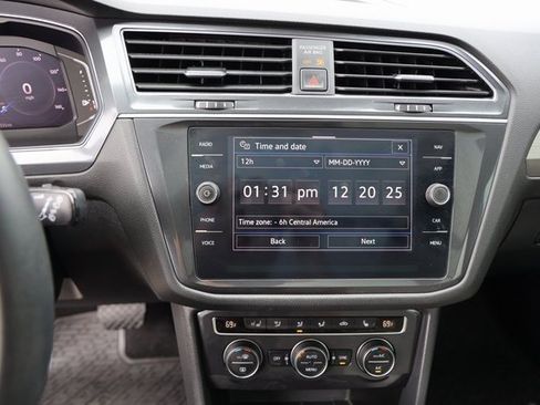 Used 2021 Volkswagen Tiguan SEL image 17