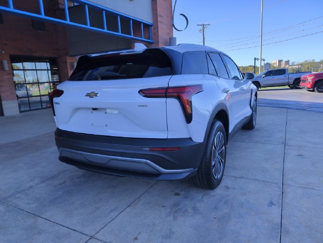 Used 2024 Chevrolet Blazer EV LT AWD/4WD image 8