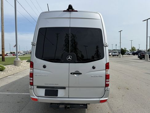 Used 2016 Mercedes-Benz Sprinter 3500 image 8