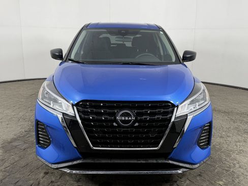 Used 2025 Nissan Kicks Play S FWD image 2