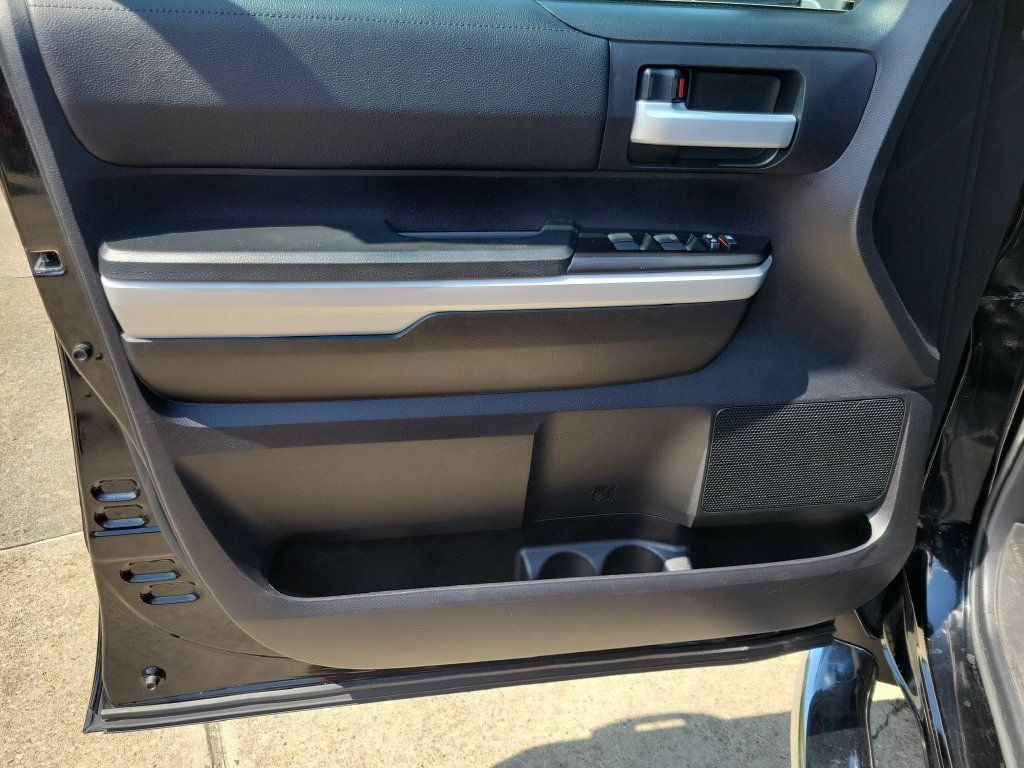 Used 2020 Toyota Tundra SR5 w/ SR5 Upgrade Package AWD/4WD image 12