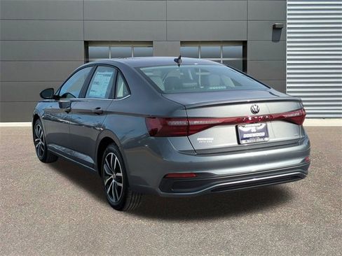 New 2026 Volkswagen Jetta SE image 5