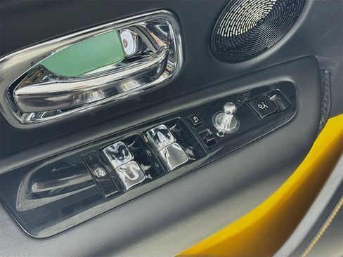 Certified 2025 Rolls-Royce Cullinan Black Badge image 17