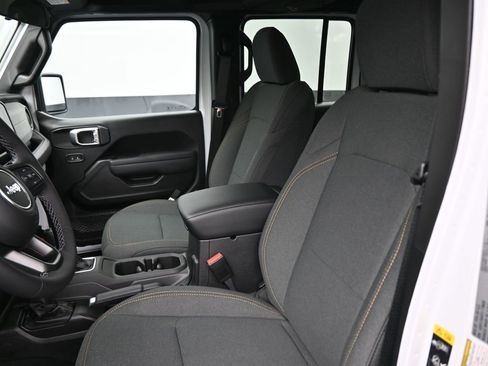 New 2026 Jeep Gladiator Sport AWD/4WD image 19