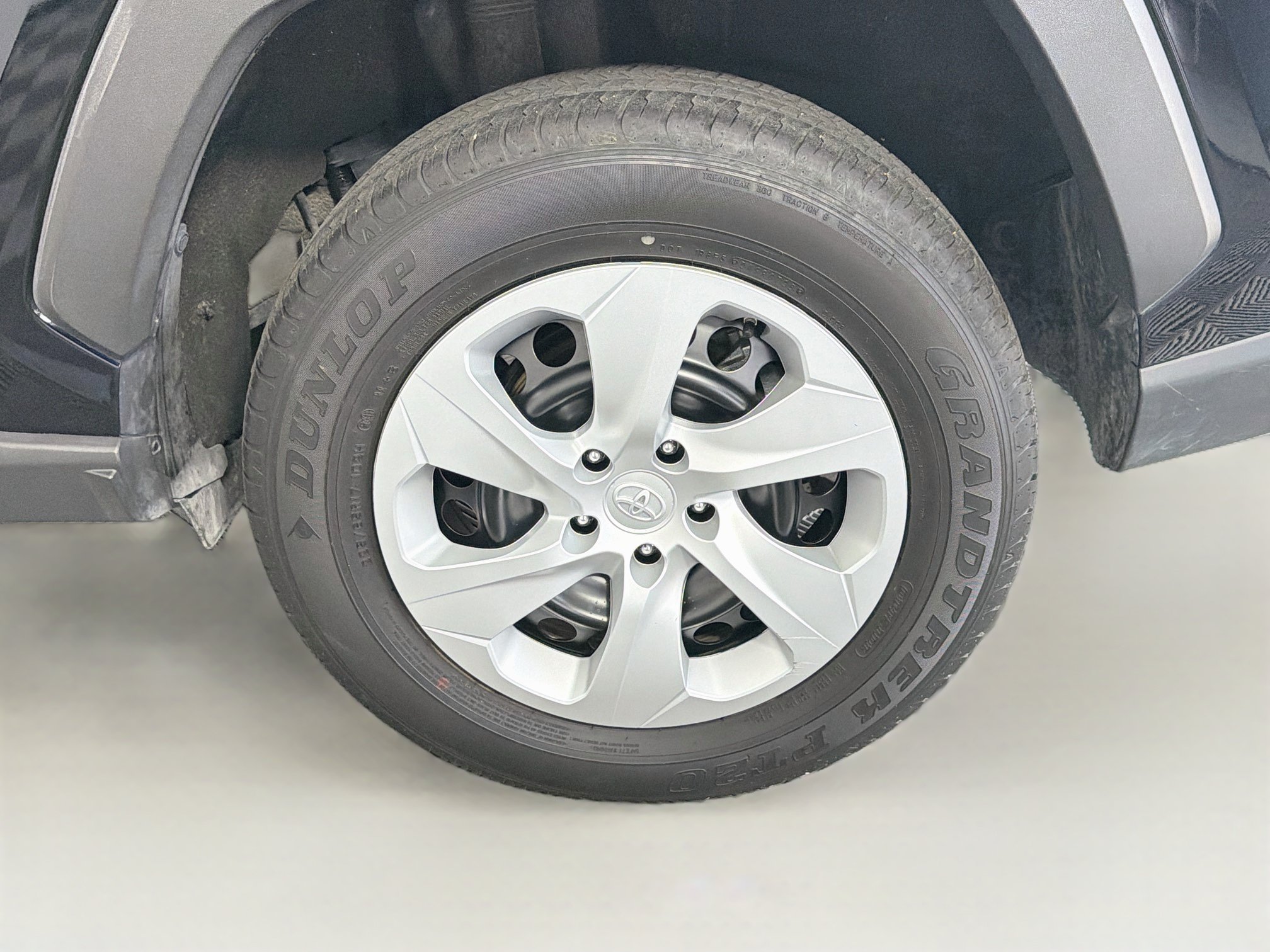 Used 2025 Toyota RAV4 LE AWD/4WD image 11