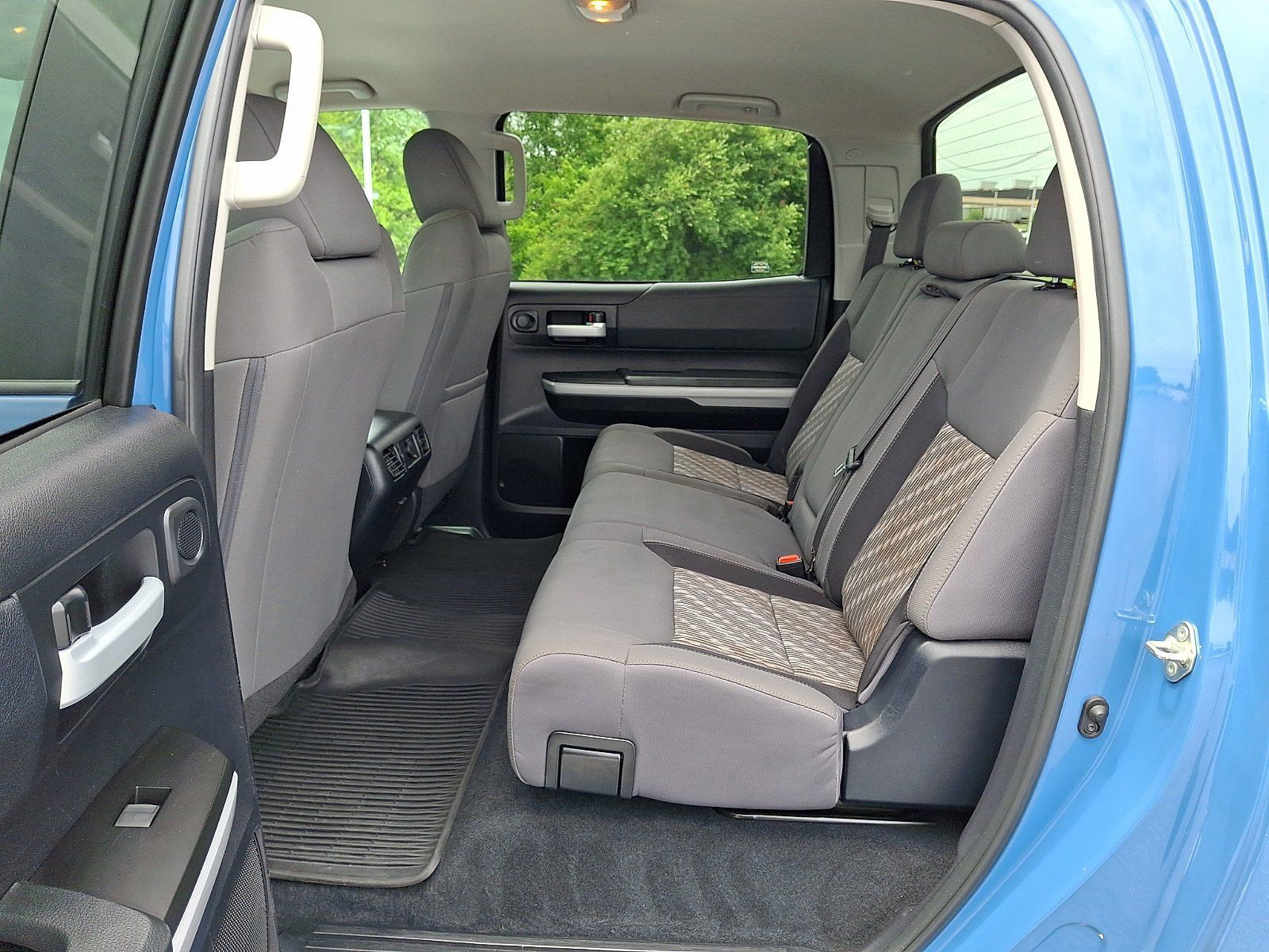 Used 2019 Toyota Tundra SR5 w/ SR5 Upgrade Package AWD/4WD image 11