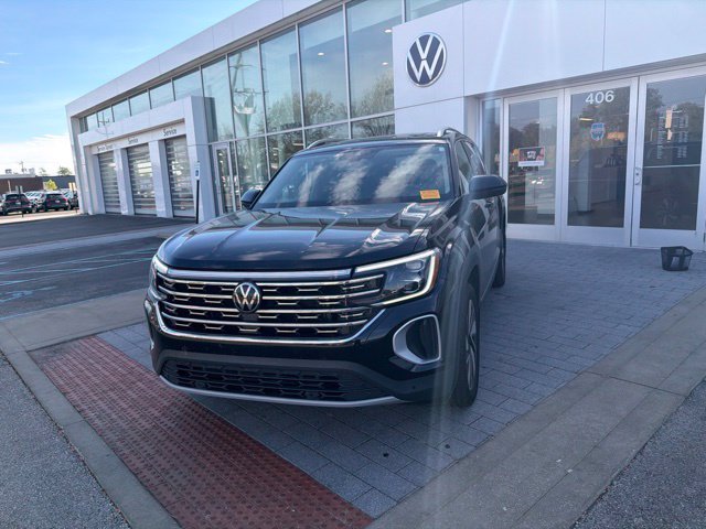 Certified 2024 Volkswagen Atlas SEL AWD/4WD image 2