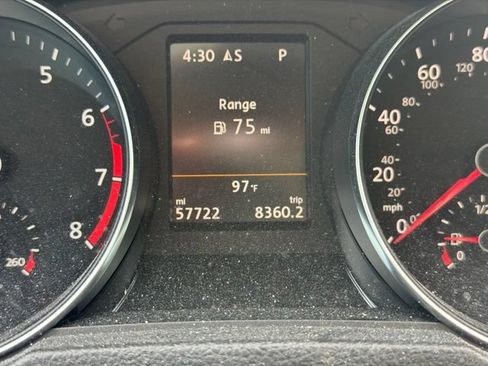 Used 2017 Volkswagen Passat 1.8T SEL Premium FWD image 7