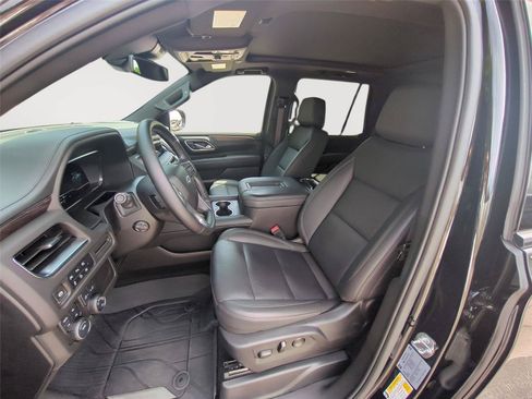 Used 2024 Chevrolet Tahoe Z71 w/ Luxury Package AWD/4WD image 23