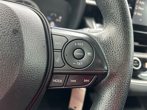 Used 2020 Toyota Corolla LE image 17