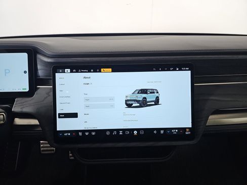 Used 2023 Rivian R1S Adventure image 28