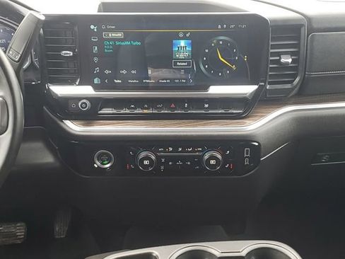 Used 2024 Chevrolet Silverado 1500 LT image 25