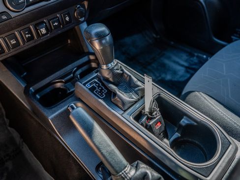 Used 2021 Toyota Tacoma TRD Sport w/ Technology Package RWD image 20