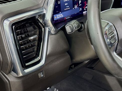 Used 2024 GMC Canyon Elevation image 10