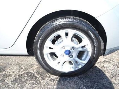 Used 2016 Ford Fiesta SE FWD image 9
