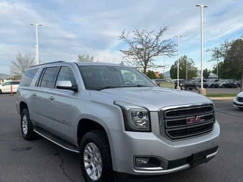 Used 2017 GMC Yukon XL SLT AWD/4WD image 4