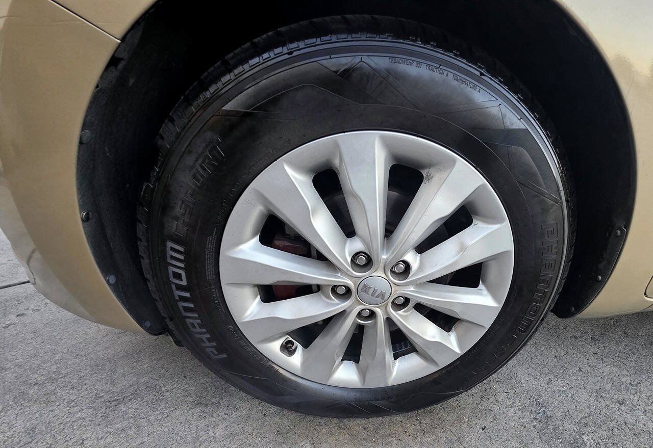 Used 2018 Kia Sedona EX FWD image 13