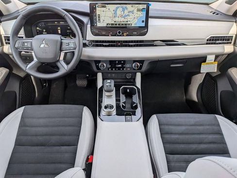 New 2026 Mitsubishi Outlander SE image 29