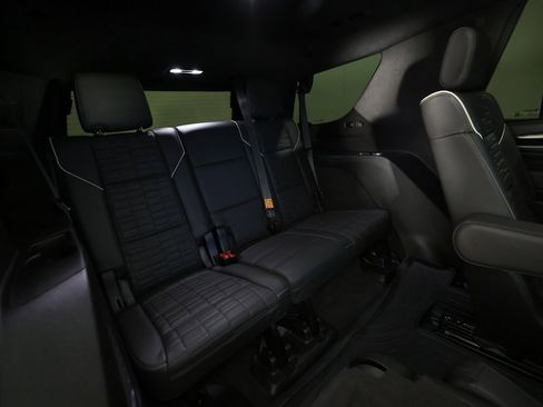 Used 2024 Cadillac Escalade V w/ Heavy-Duty Trailer Package image 12