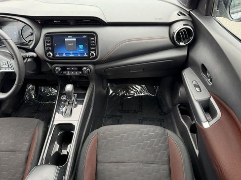 Used 2024 Nissan Kicks SR image 21