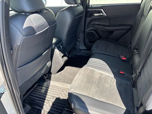 Used 2024 Mitsubishi Outlander SE image 31