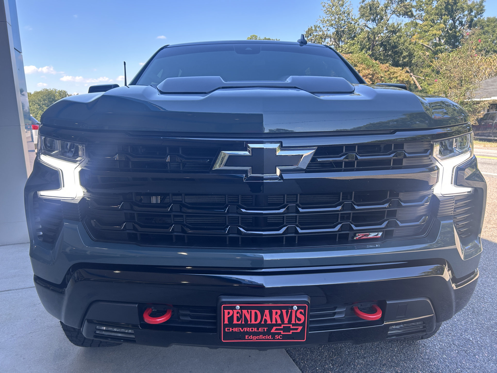 Used 2025 Chevrolet Silverado 1500 LT Trail Boss w/ Convenience Package II AWD/4WD image 3