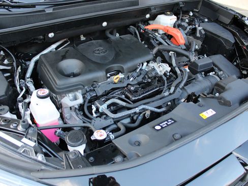 Used 2023 Toyota RAV4 XLE image 27