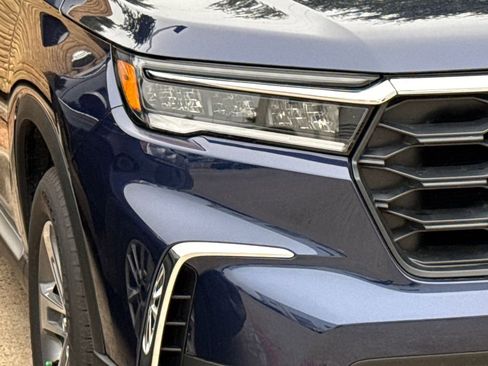 Certified 2025 Honda Pilot EX-L image 4