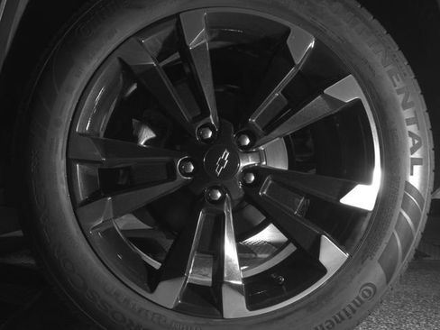 Used 2025 Chevrolet Equinox RS image 39