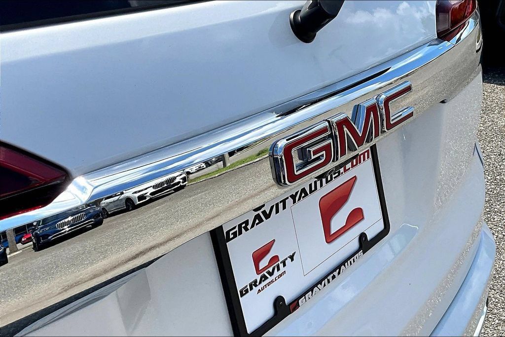 Used 2020 GMC Acadia Denali w/ Technology Package FWD image 24