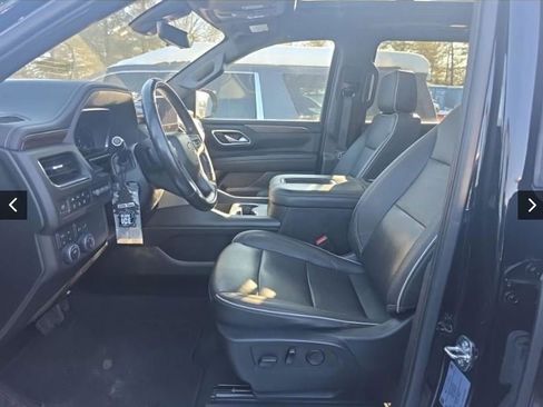 Used 2022 Chevrolet Suburban Premier image 7