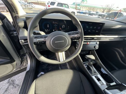 Used 2025 Hyundai Tucson SEL image 16