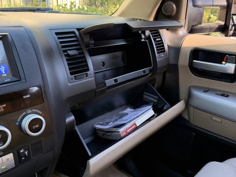 Used 2008 Toyota Sequoia Limited image 35