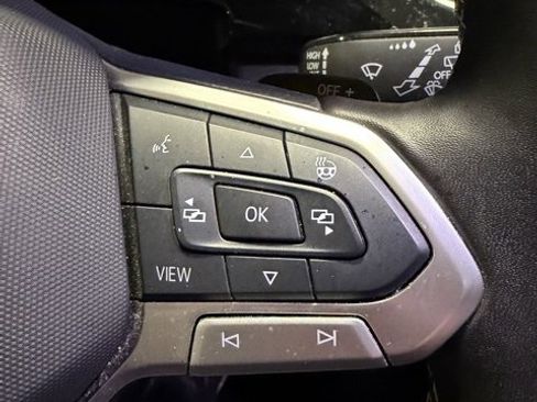 Used 2025 Volkswagen Atlas SE image 17