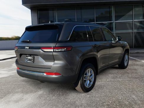 New 2025 Jeep Grand Cherokee Laredo X w/ Luxury Tech Group I image 7