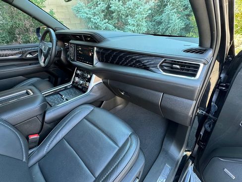 Used 2023 GMC Yukon Denali AWD/4WD image 40