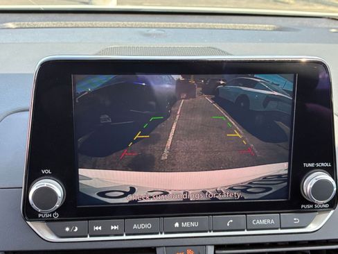 Used 2025 Nissan Altima 2.5 SV image 23