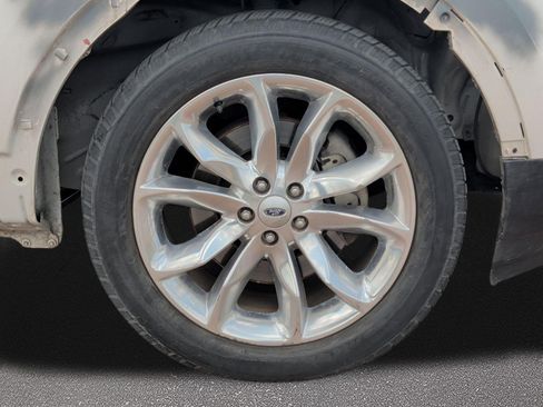 Used 2015 Ford Explorer XLT w/ Equipment Group 202A FWD image 7