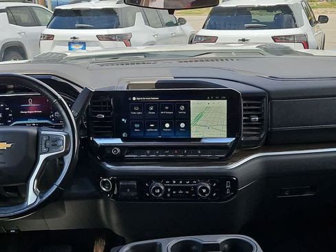 Used 2025 Chevrolet Silverado 2500 LT AWD/4WD image 14