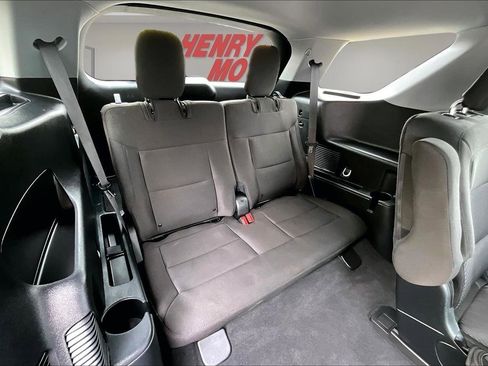 Used 2023 Ford Explorer XLT AWD/4WD image 28