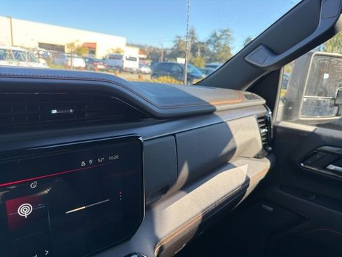 Used 2025 GMC Sierra 2500 AT4 image 26
