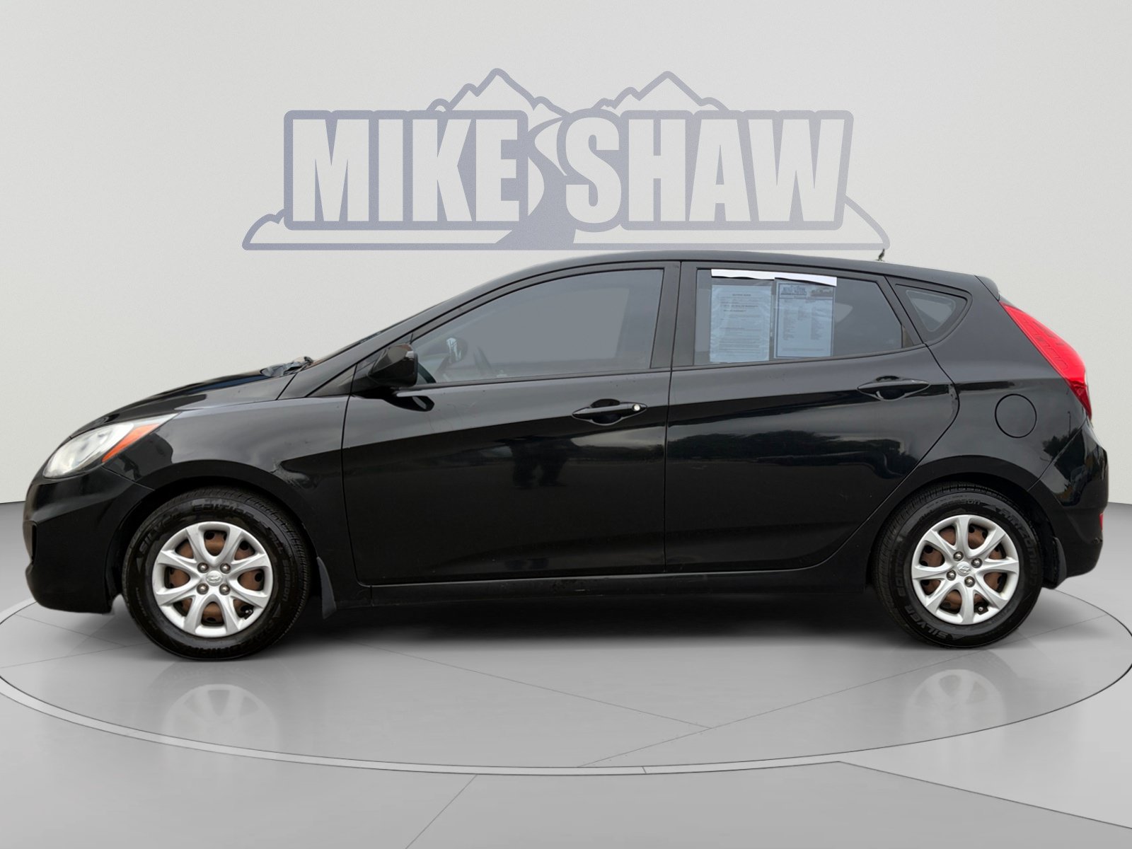 Used 2012 Hyundai Accent GS FWD image 2