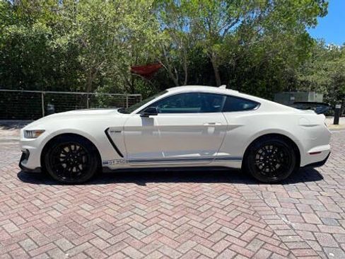 Used 2020 Ford Mustang Shelby GT350 w/ Technology Package image 4